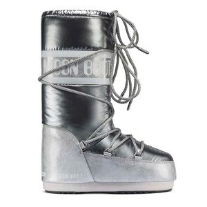 Moon boots worn once